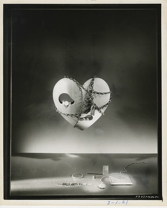 Escaparate Chained Heart Gene Moore 1961