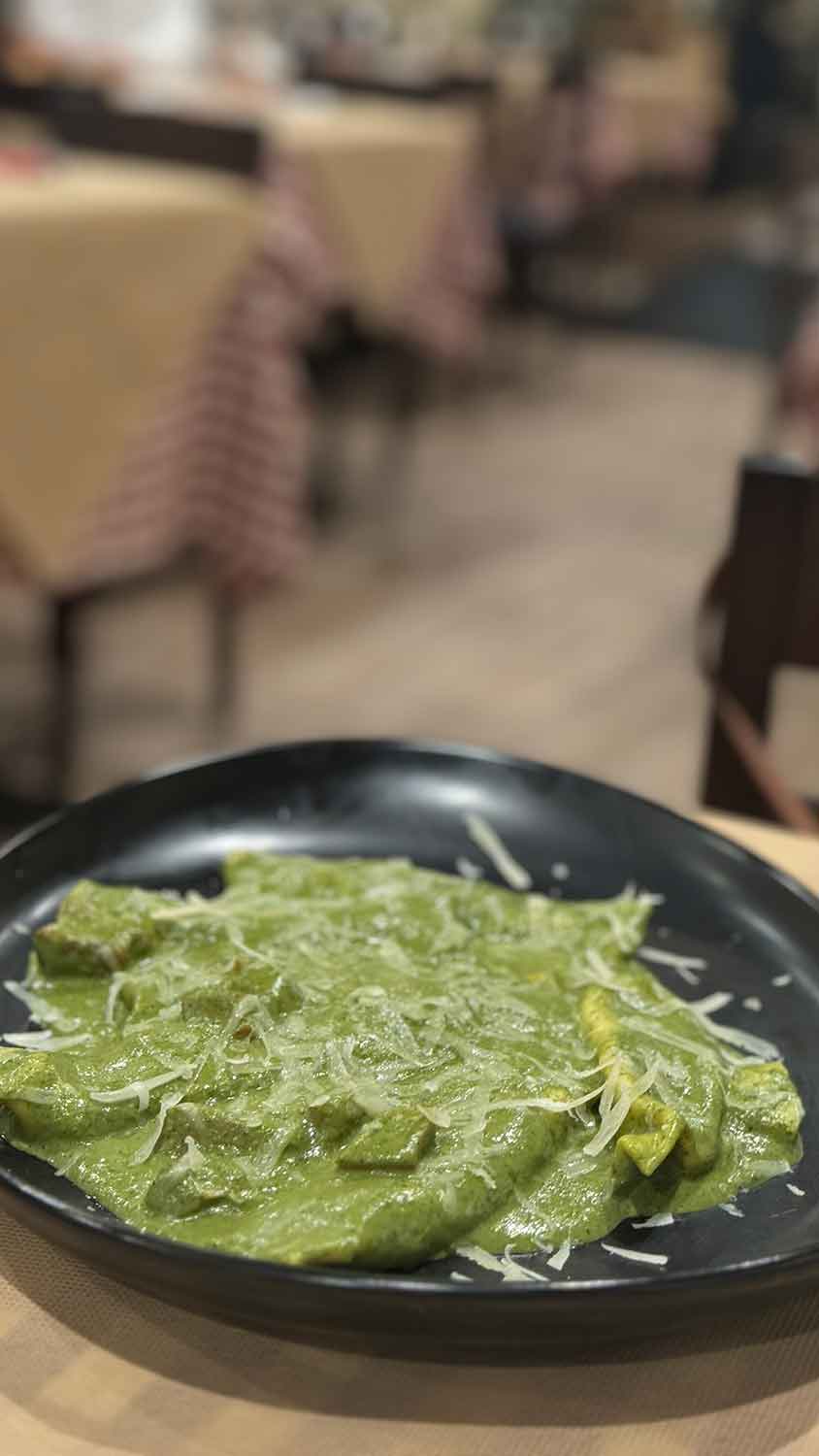 Caramelle, cuatro quesos, boletus y pesto casero